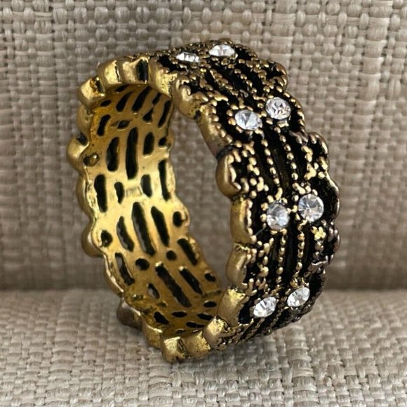 Fashion Ring Gold Tone Antique Style Crystals Accent Ring Size 10.5 - Picture 1 of 11